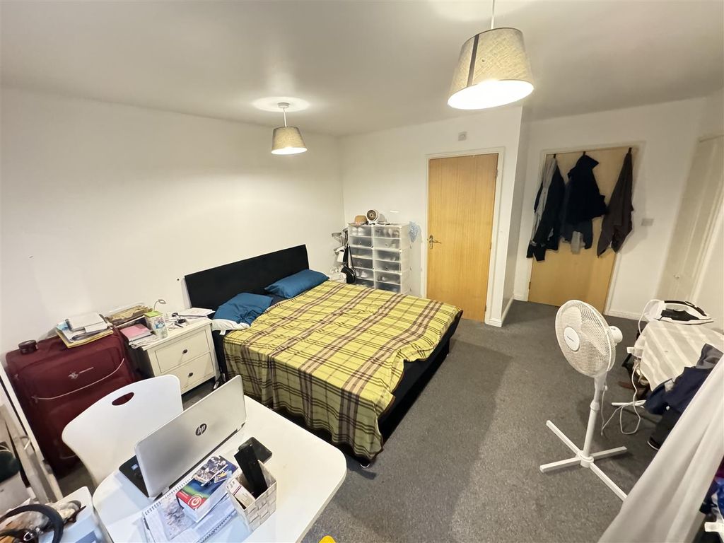 Additional image 6 of 2 bed flat for saleCircular Road South, Colchester CO2