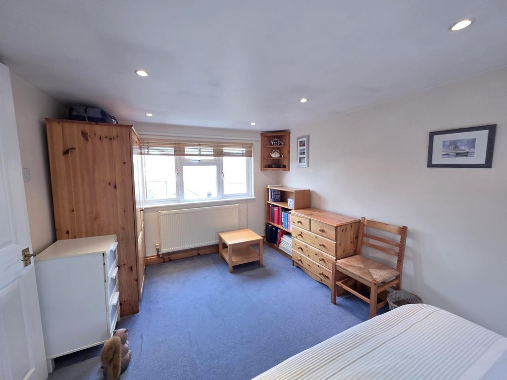 Property photo 3 of 23