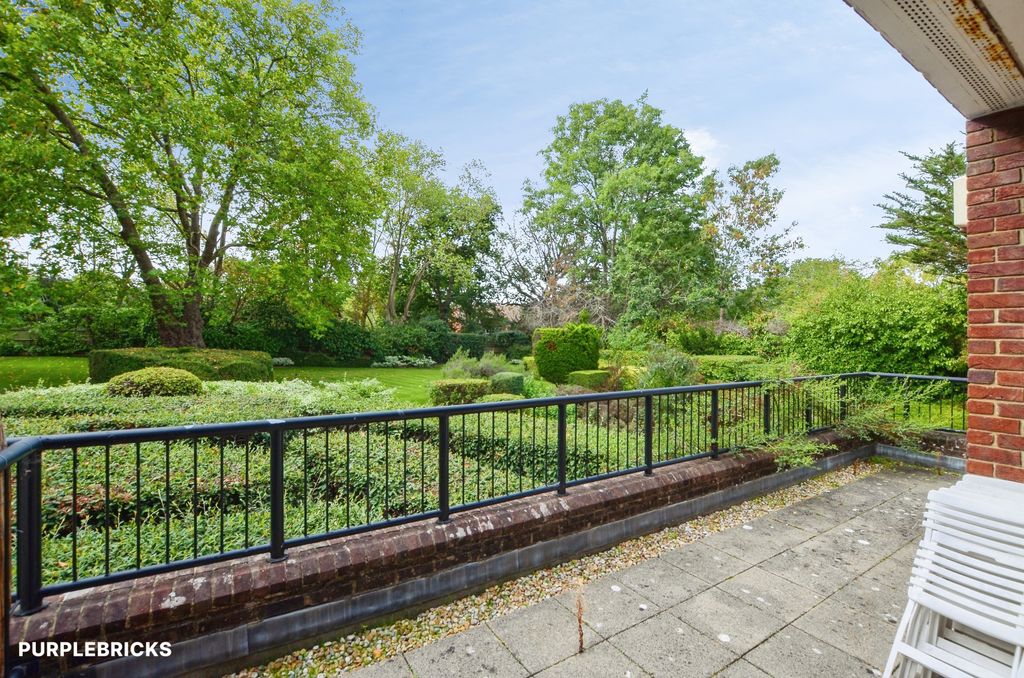 Property photo 3 of 25 Balcony