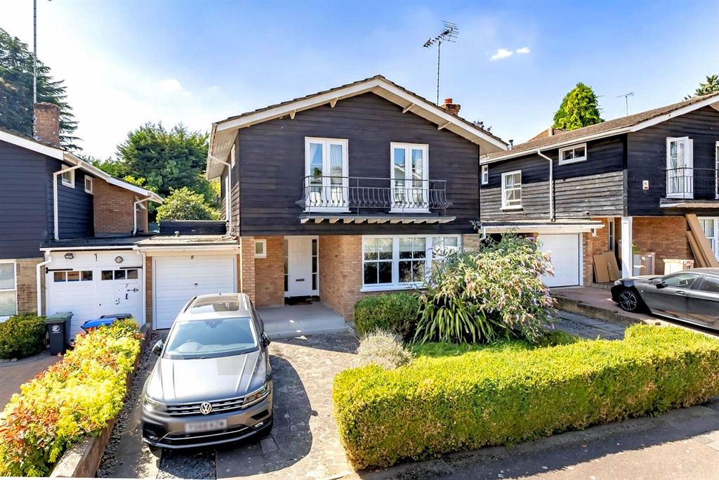 Property photo 1 of 30 8 Amblesde.Jpg