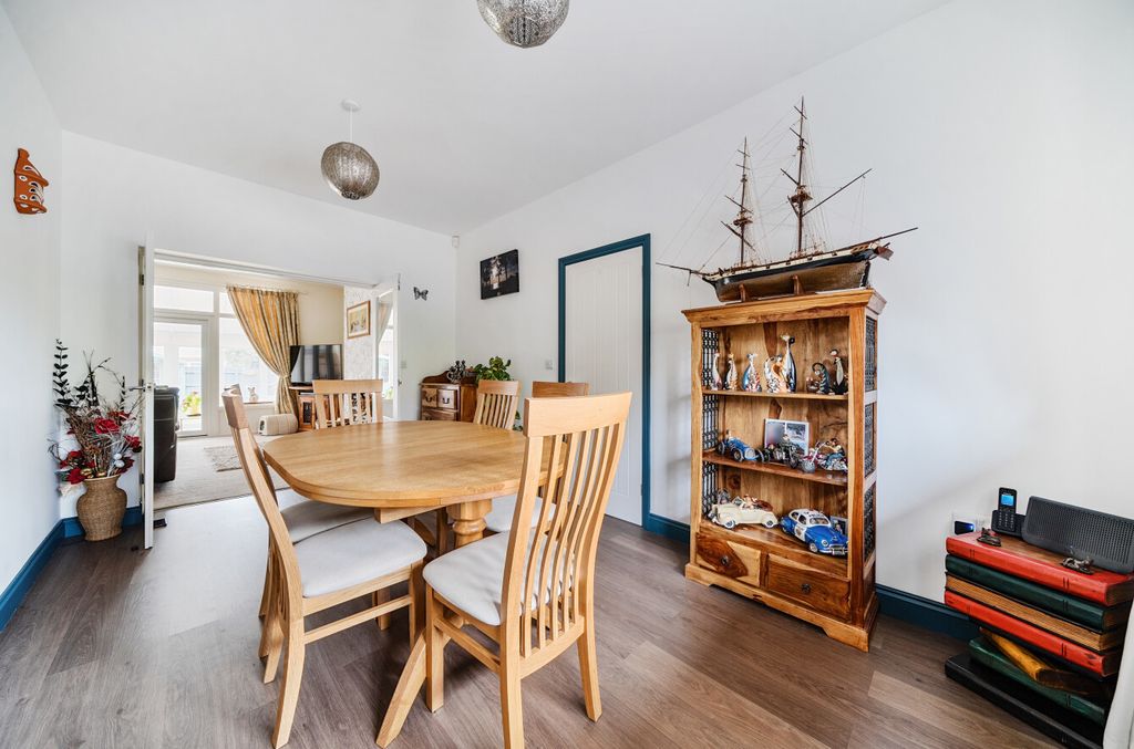 Property photo 3 of 19 Dining Room