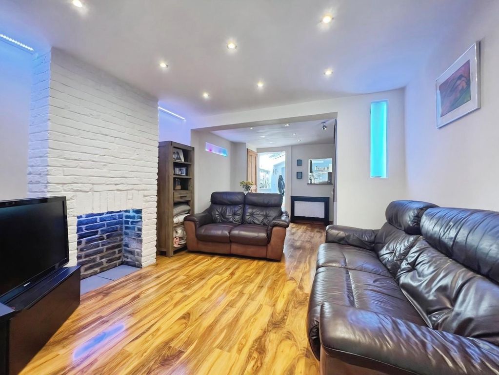 Property photo 3 of 19