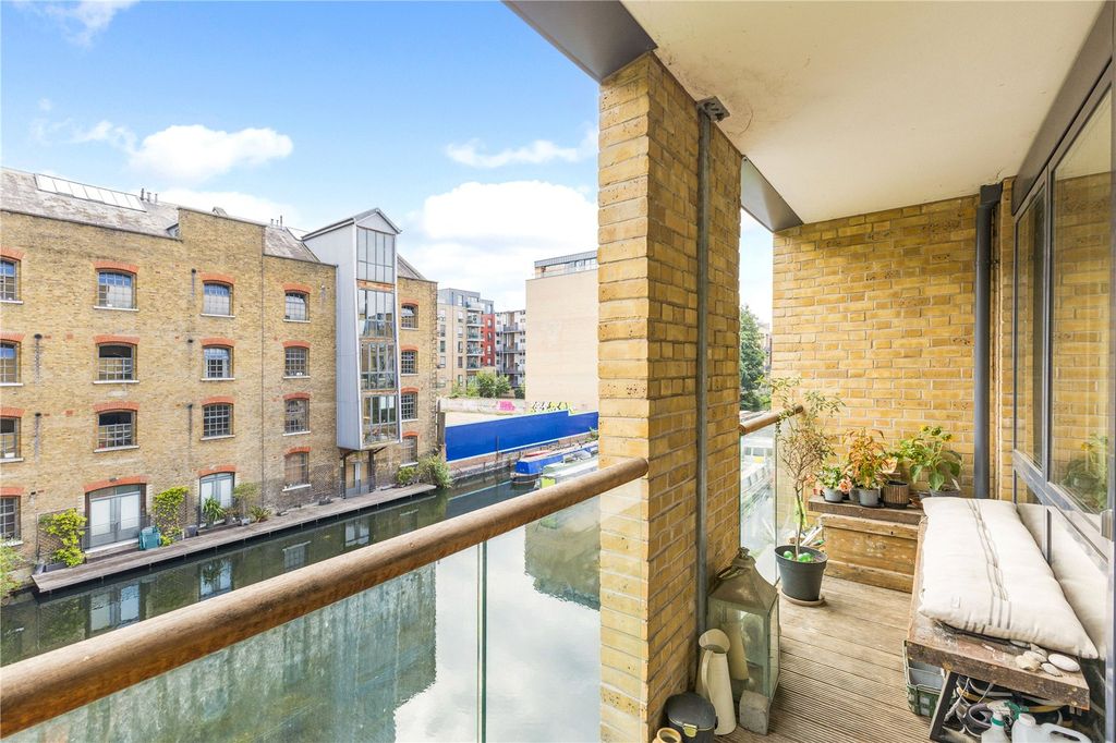 Property photo 2 of 20 Balcony