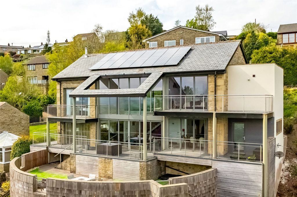 Property photo 1 of 39 External