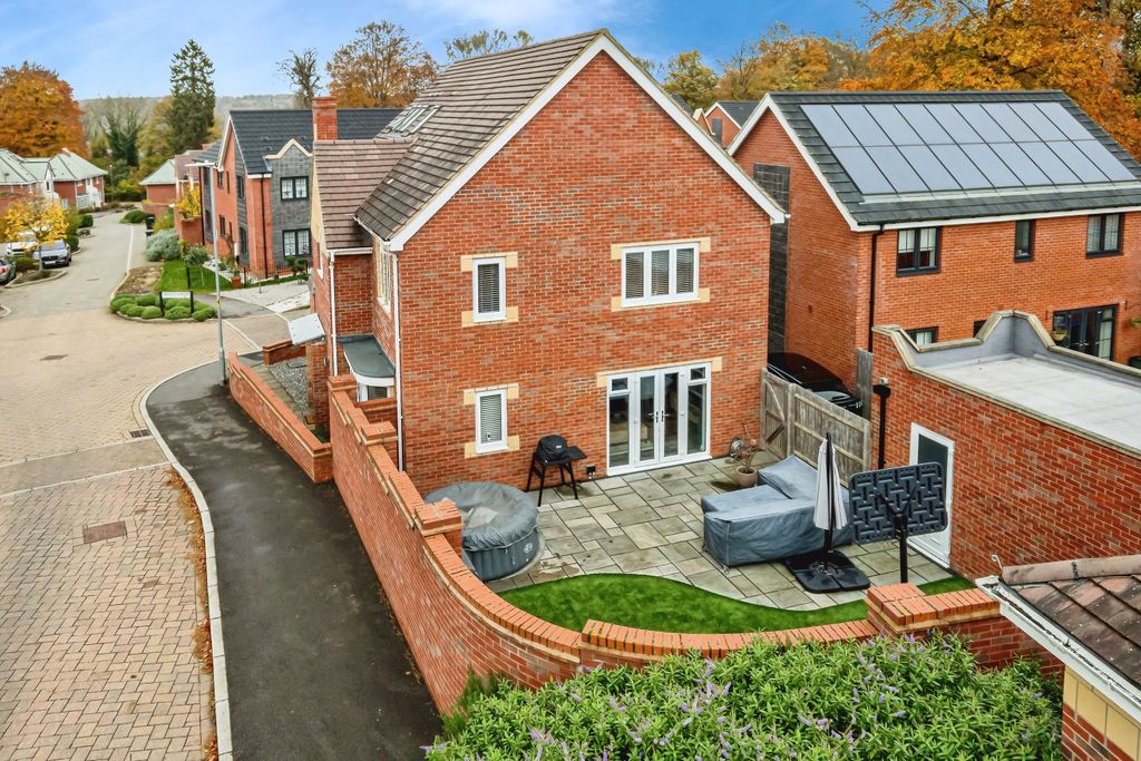 Property photo 1 of 21