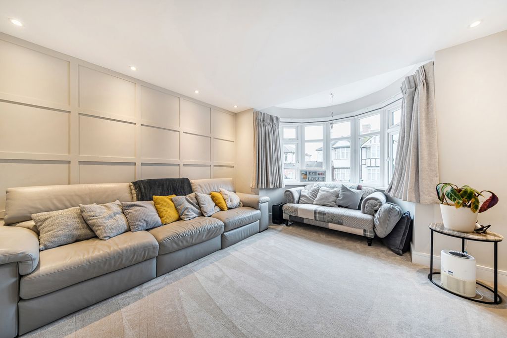 Property photo 2 of 20 1410671-1-698c5Cb...