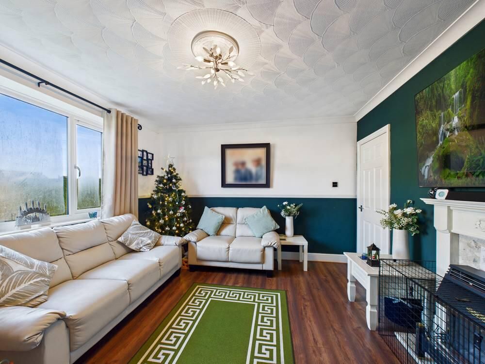 Property photo 2 of 10 Living Room