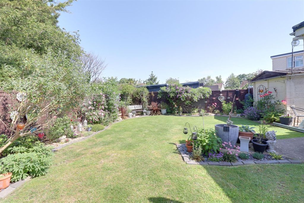 Property photo 2 of 24