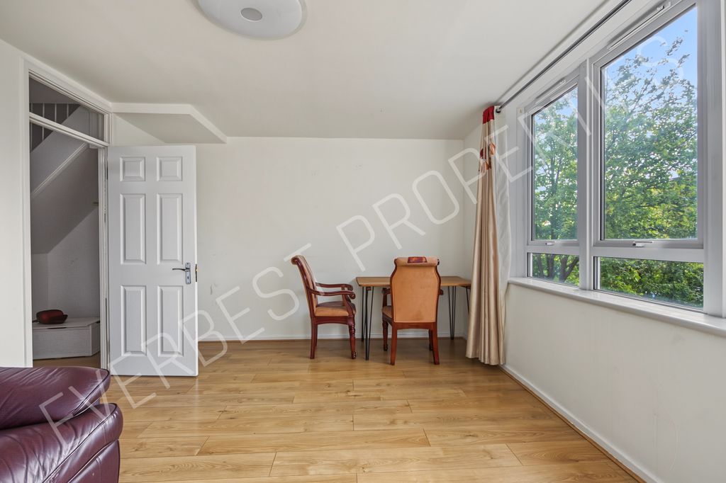 Property photo 3 of 12 3