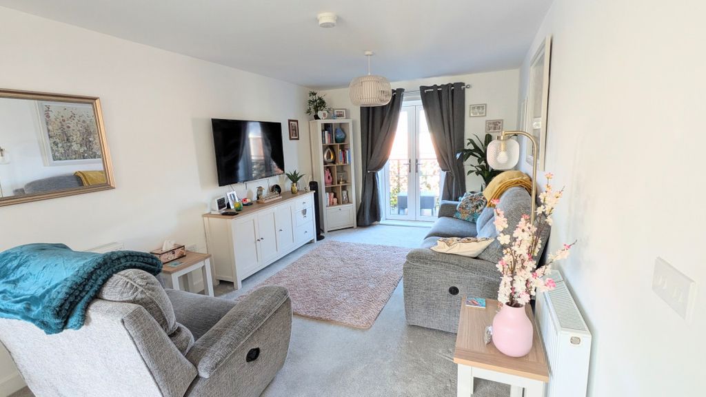 Property photo 2 of 14