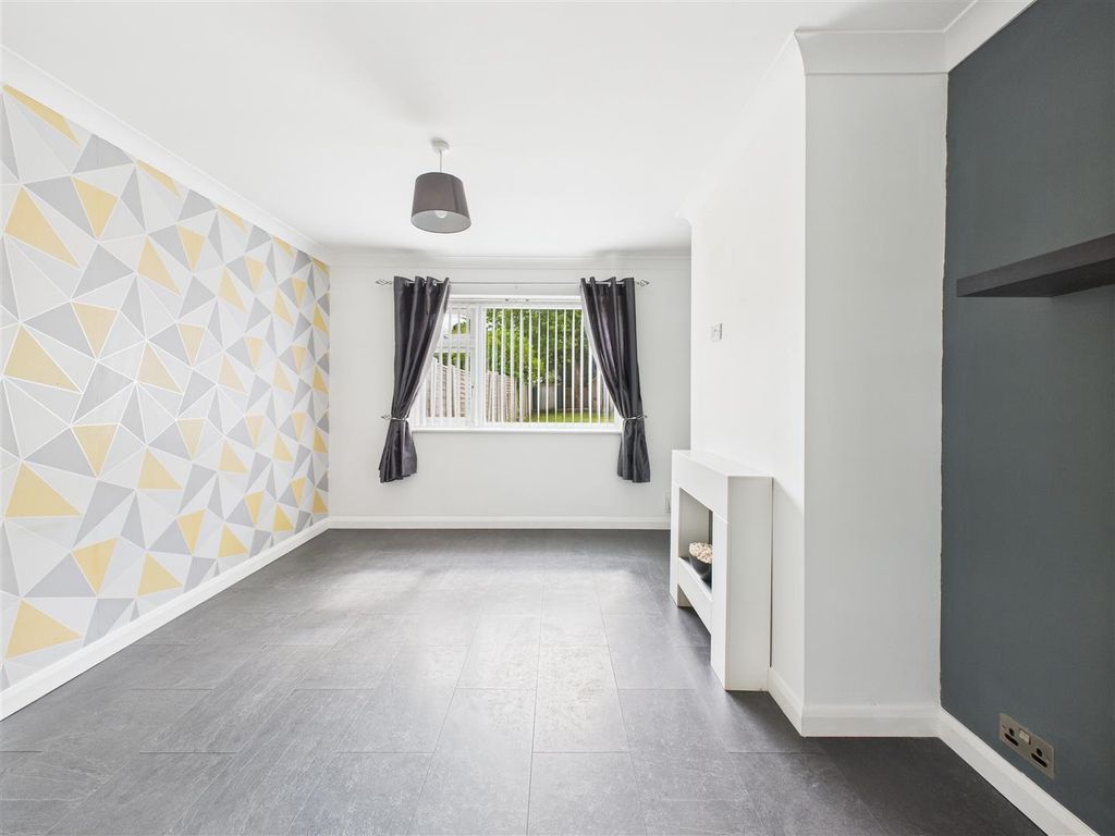 Property photo 2 of 13 Cam05193G0-Pr0020-Still006.Jpg