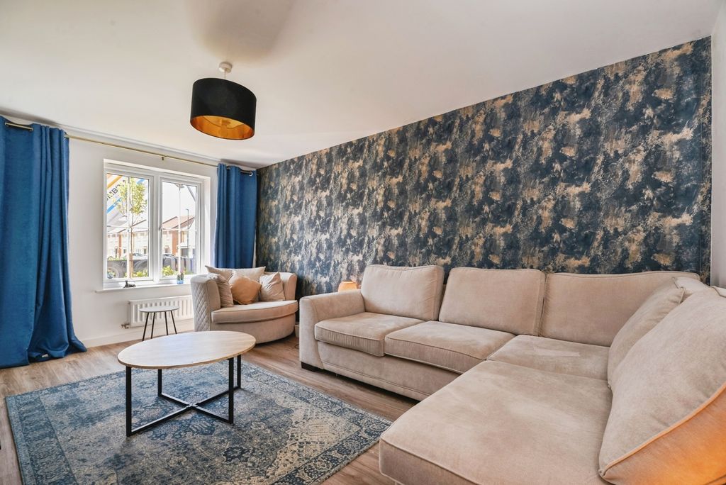 Property photo 2 of 13 Pbox-Img.Jpg