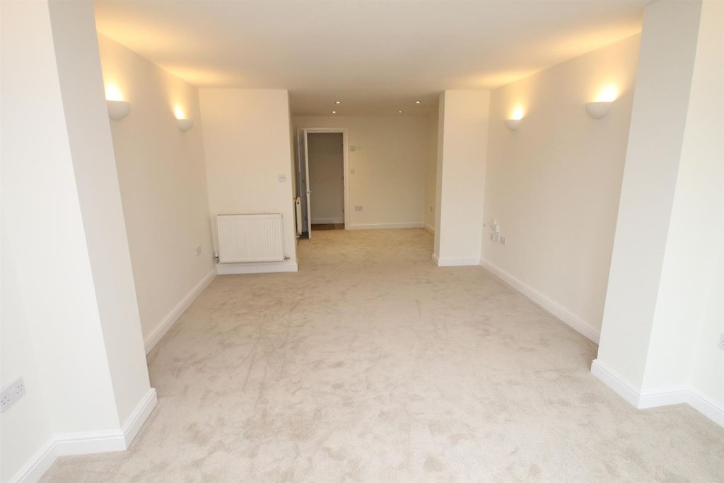 Property photo 3 of 12 Img_9905.Jpg