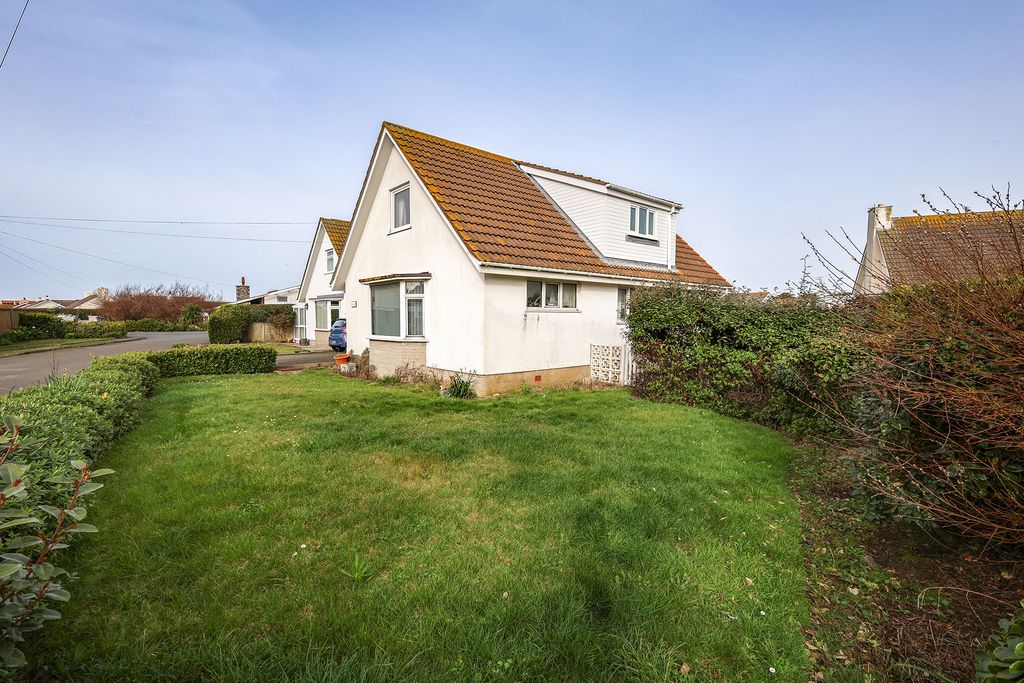 Property photo 1 of 17 Photo 0