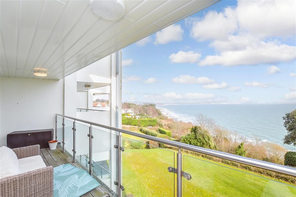 Property photo 2 of 13 Balcony / Terrace