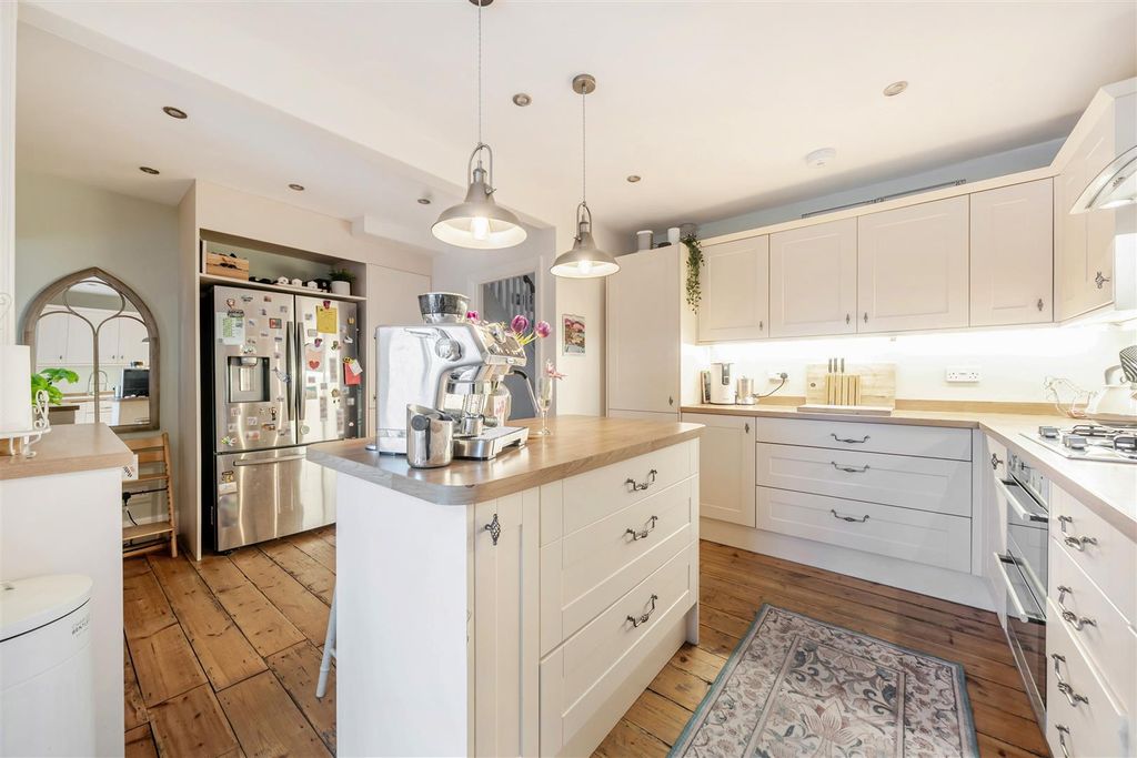 Property photo 2 of 21 1406454-1-6981F1F8E84Da.Jpg