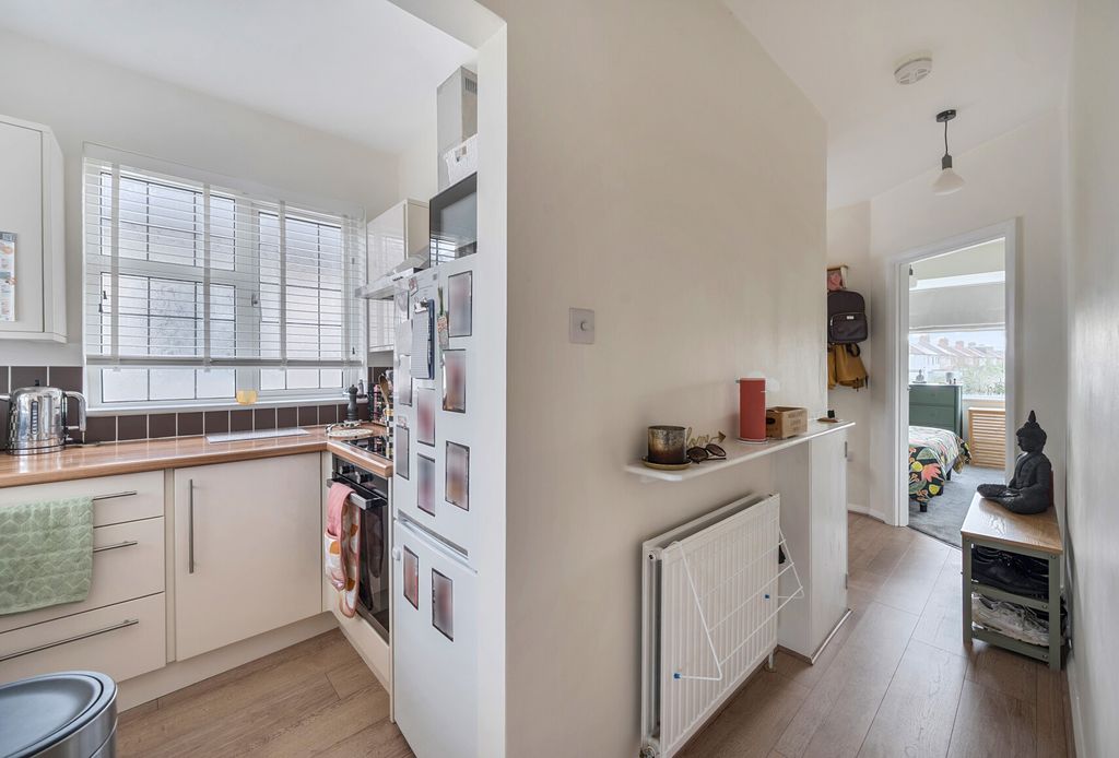 Property photo 3 of 13 1376689-7-691304A...