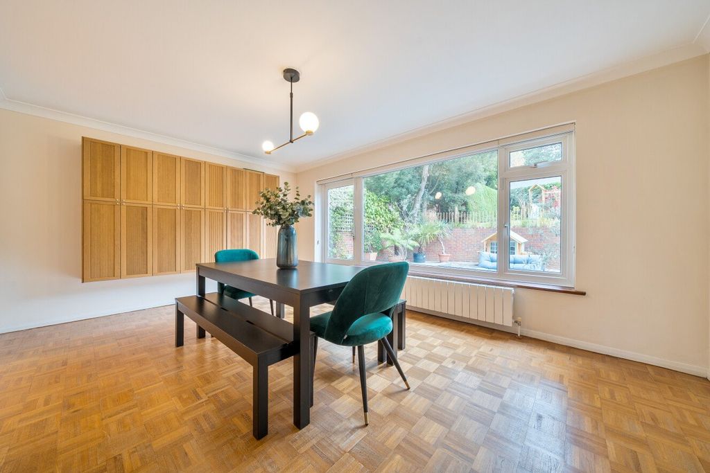 Property photo 2 of 23 Picture No. 12