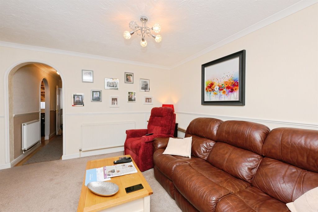 Property photo 2 of 16