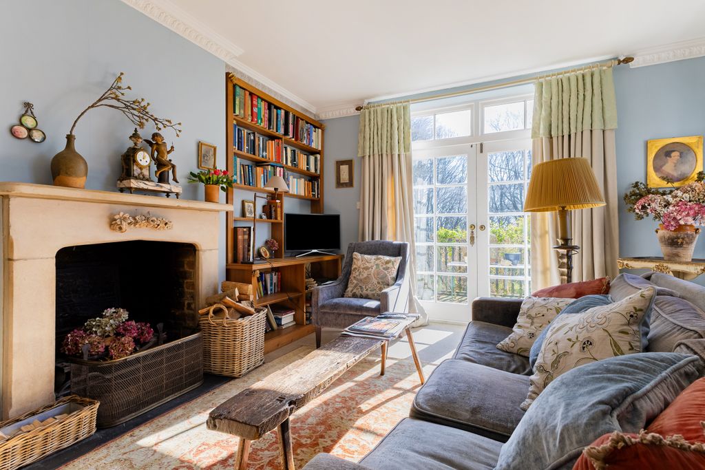 Property photo 3 of 16