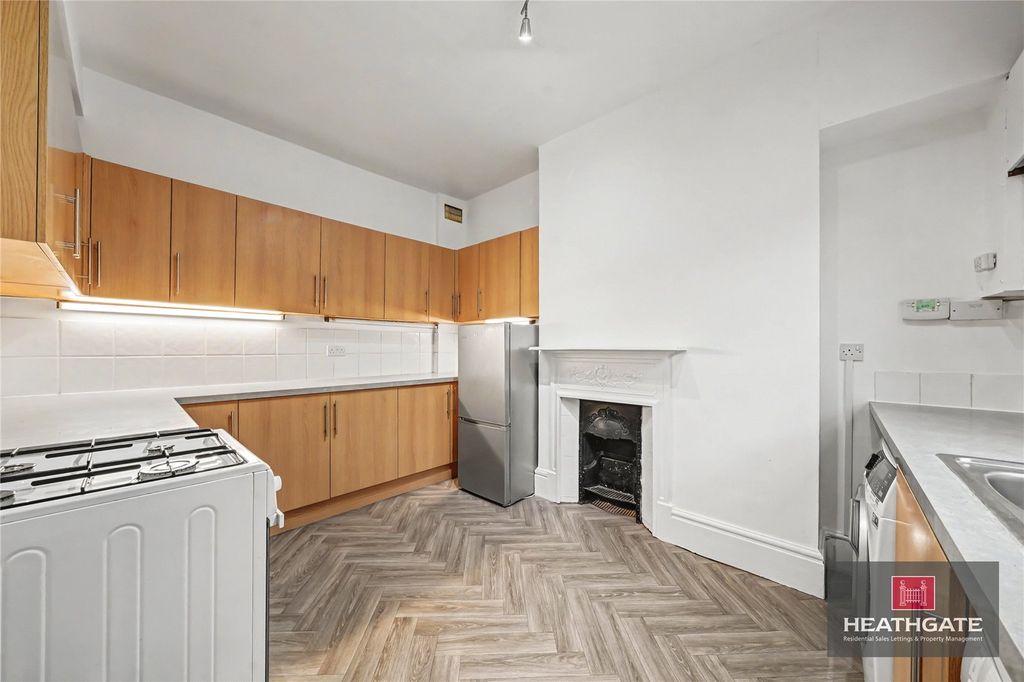 Property photo 3 of 12 Picture-No-18-52