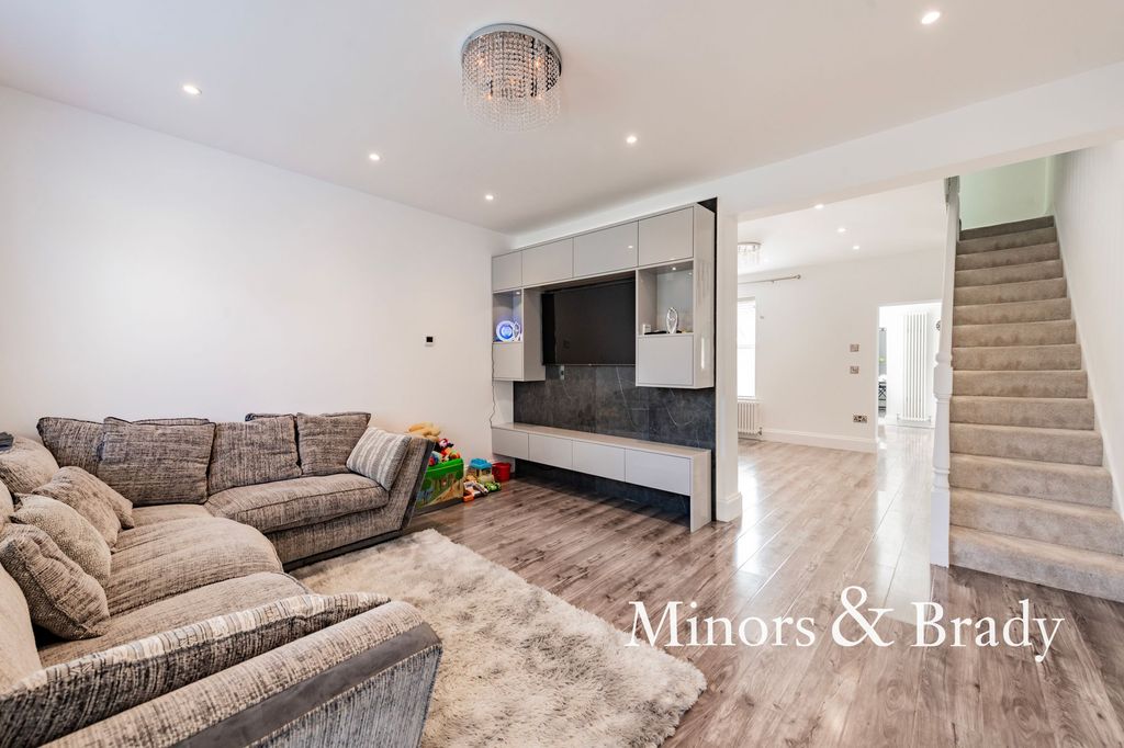 Property photo 1 of 21