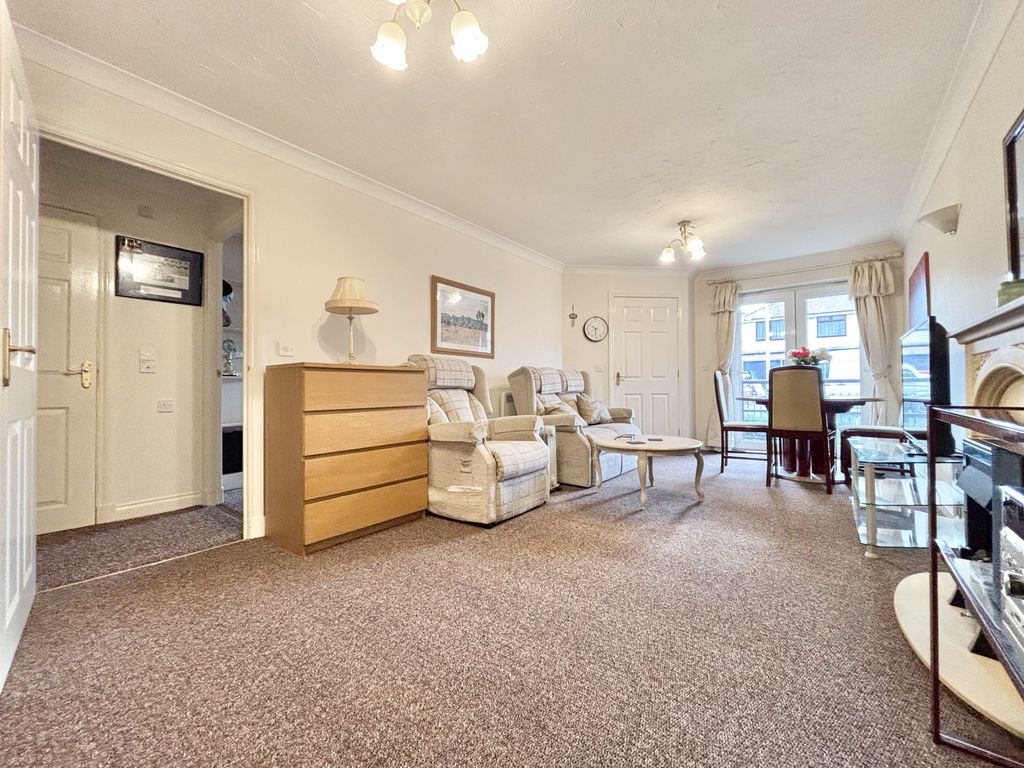 Property photo 2 of 12