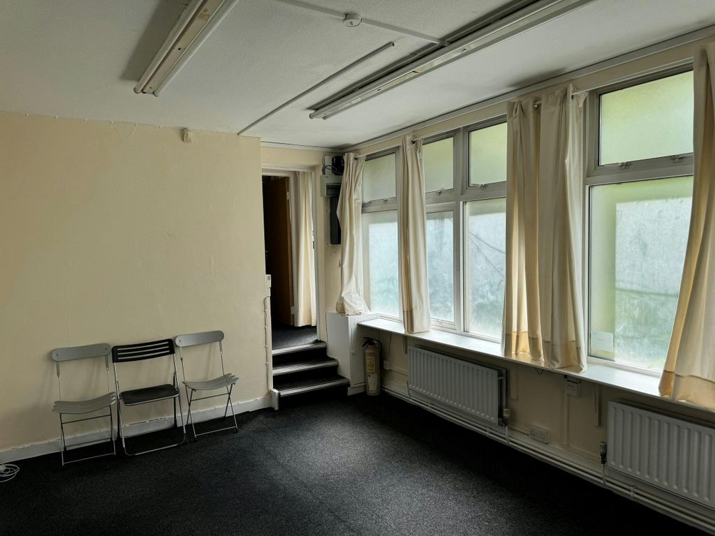 Property photo 2 of 3 Ospringe House Internal Copy.Jpg