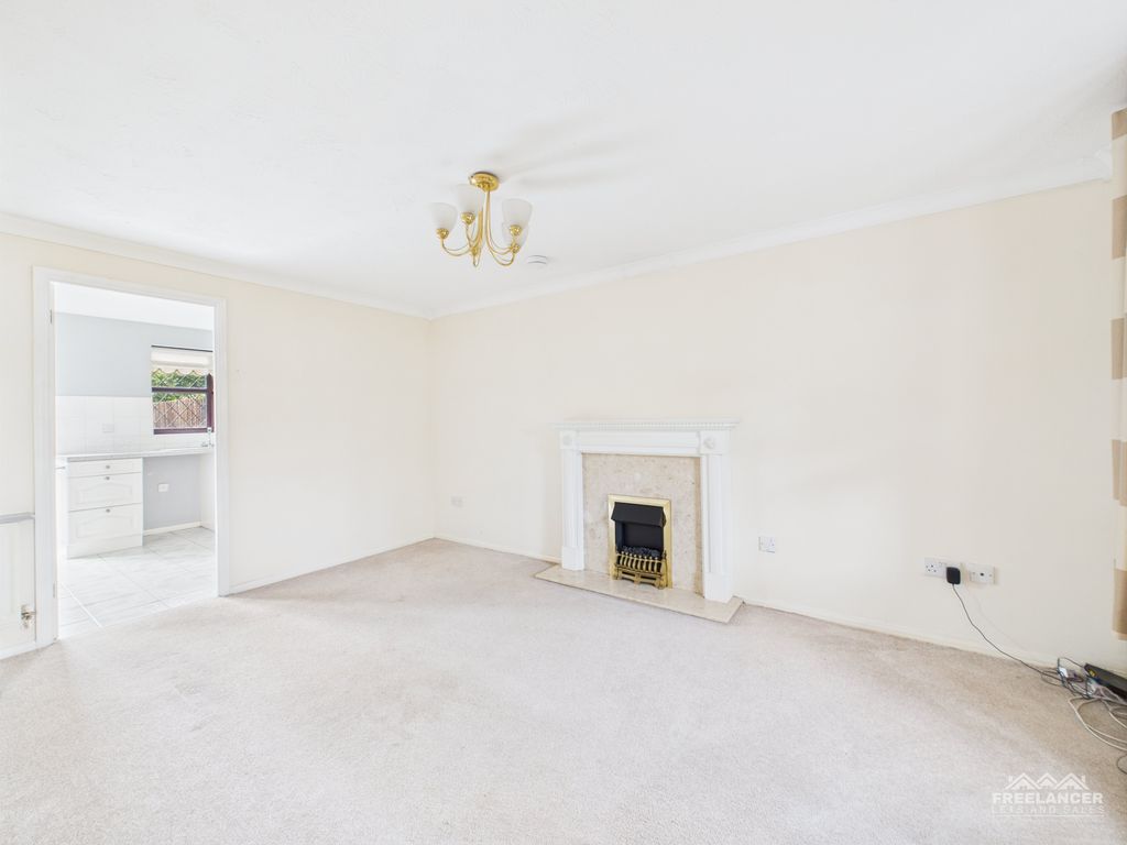 Property photo 3 of 16 Living Room