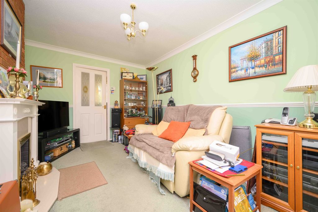 Property photo 3 of 6