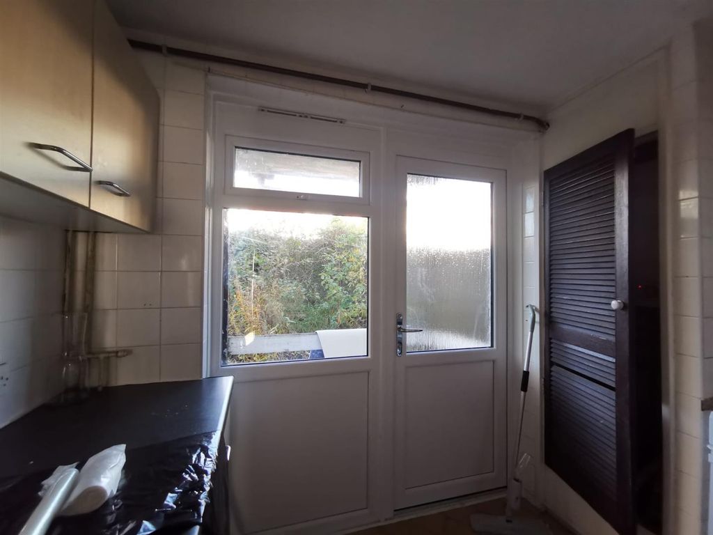 Property photo 3 of 11 2.Jpg