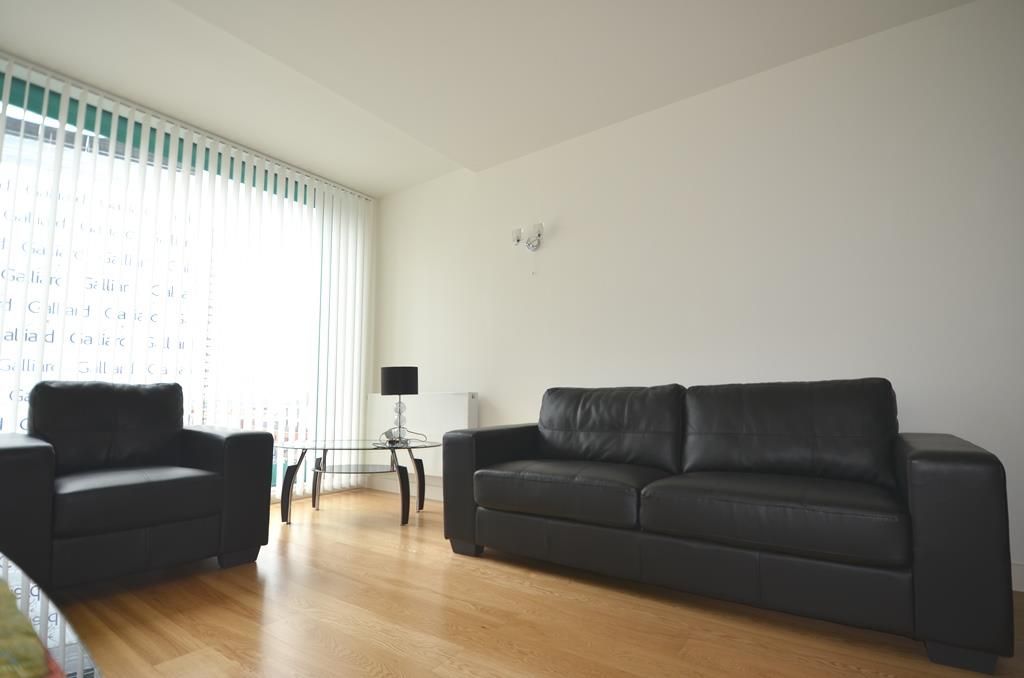 Property photo 3 of 7 Lounge
