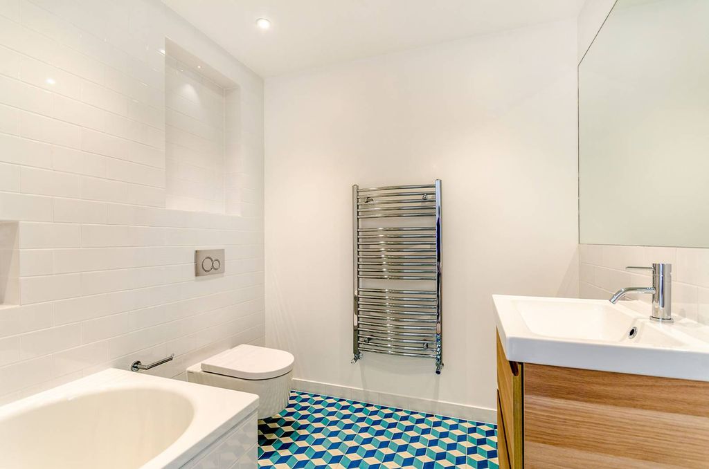 Property photo 1 of 27