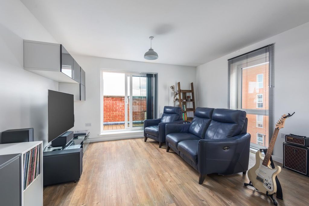 Property photo 3 of 9 Living Area