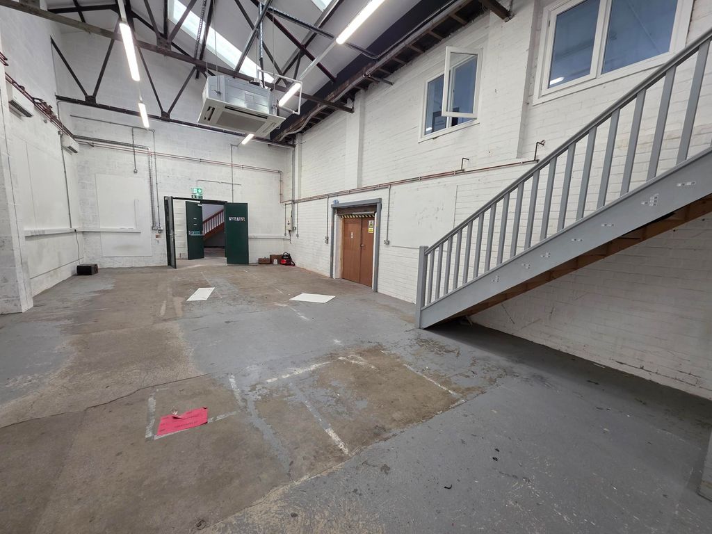 Property photo 2 of 5
