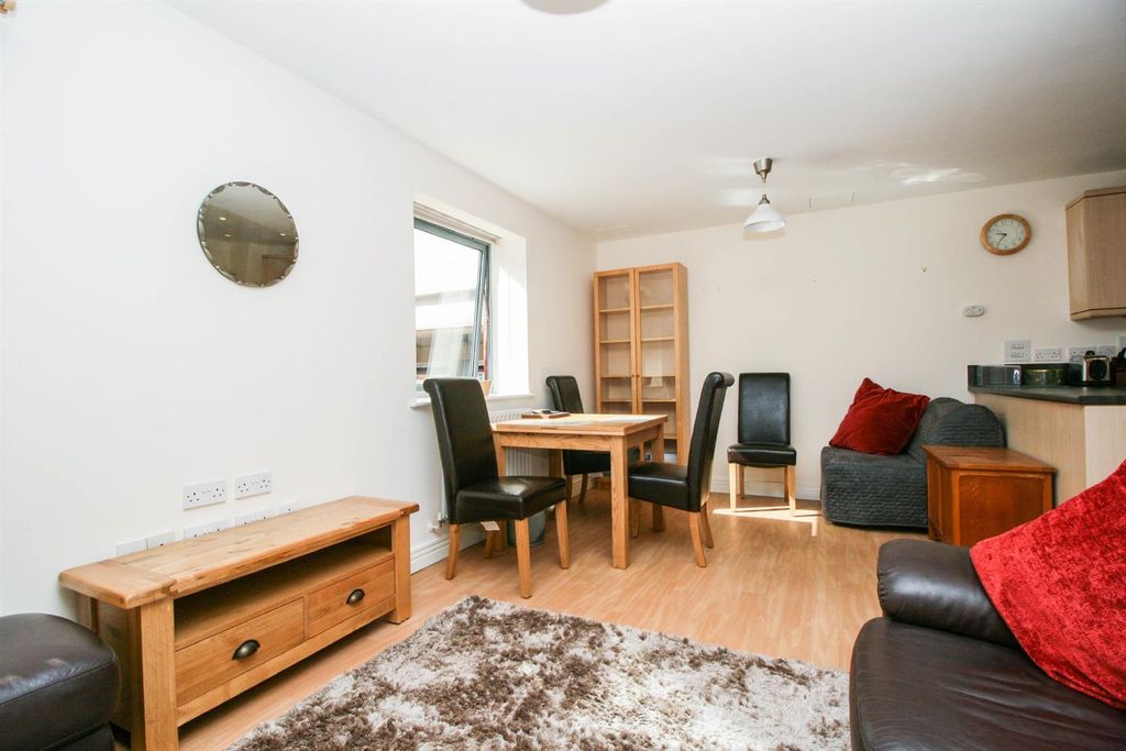 Property photo 2 of 5
