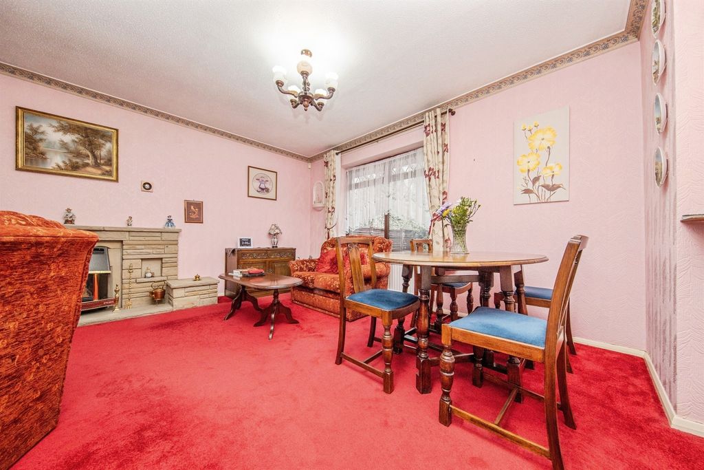 Property photo 2 of 18