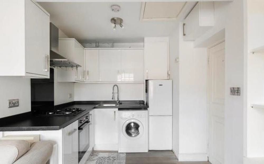 Property photo 3 of 7 Kitchen