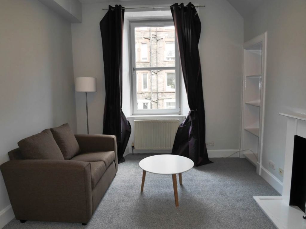 Property photo 1 of 7 Living Arae 02