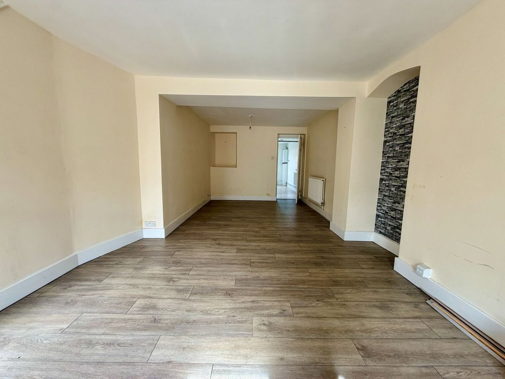 Property photo 3 of 30
