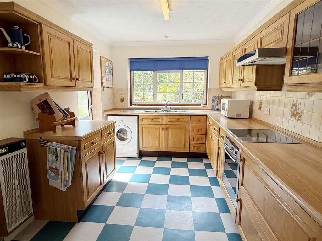 Property photo 3 of 25 Kitch 1.Jpg