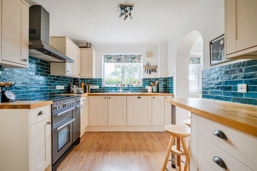 Property photo 2 of 22 Kitchen