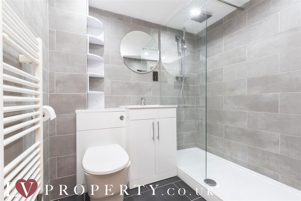 Property photo 3 of 11 N2.Jpg