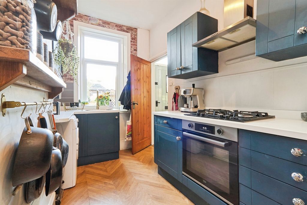 Property photo 2 of 16