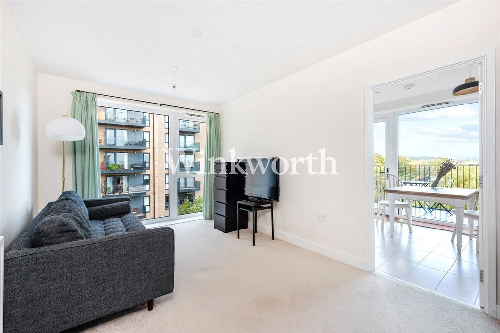 Property photo 3 of 21 Picture No. 09