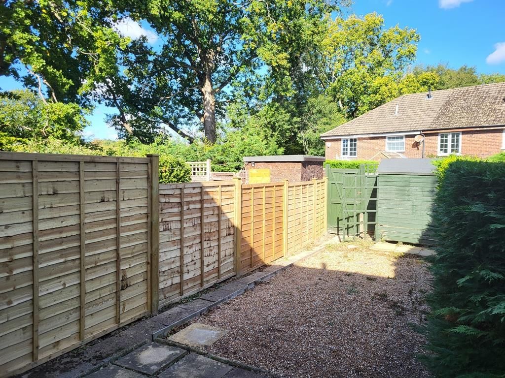 Property photo 3 of 6 24 Brook Close Garden.Jpg