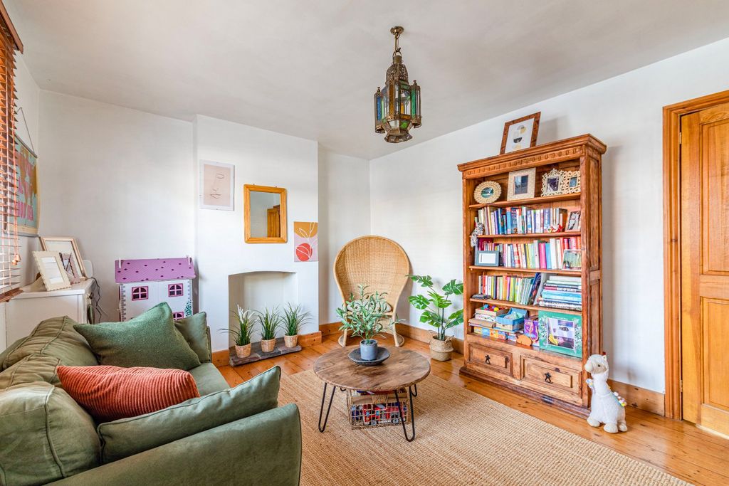 Property photo 2 of 20 Picture No. 11