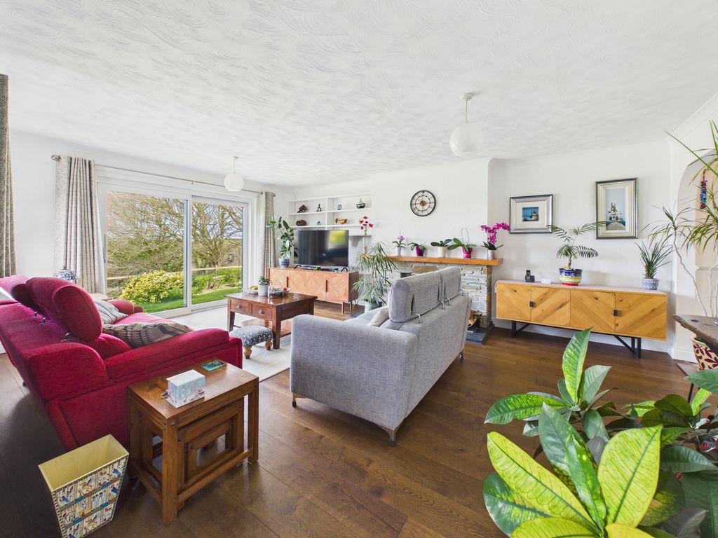 Property photo 3 of 25