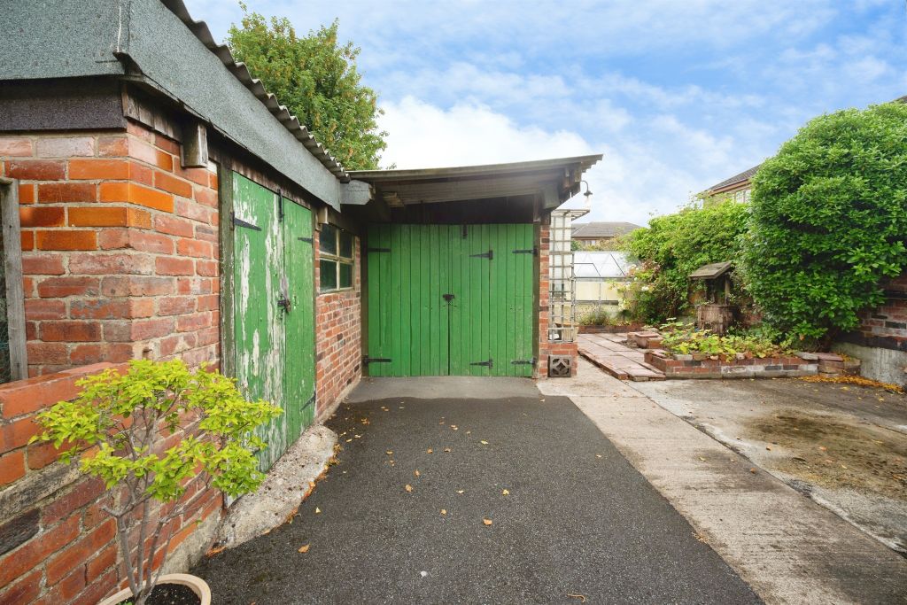 Property photo 3 of 28