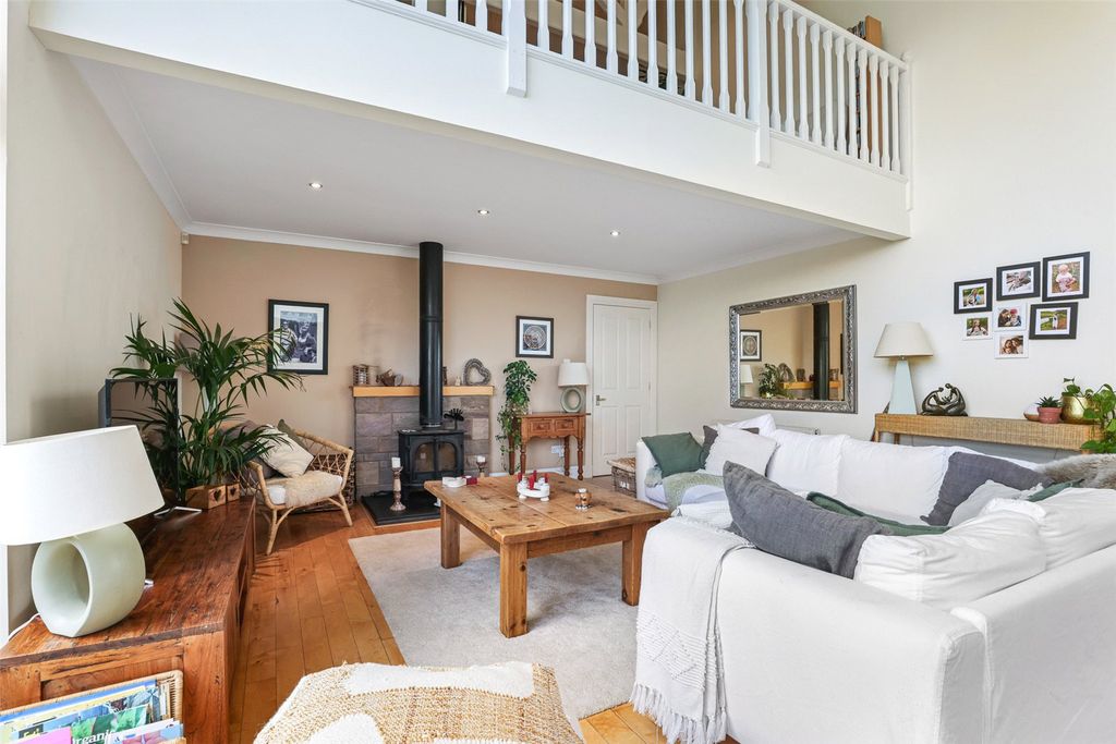 Property photo 3 of 35 Living Room